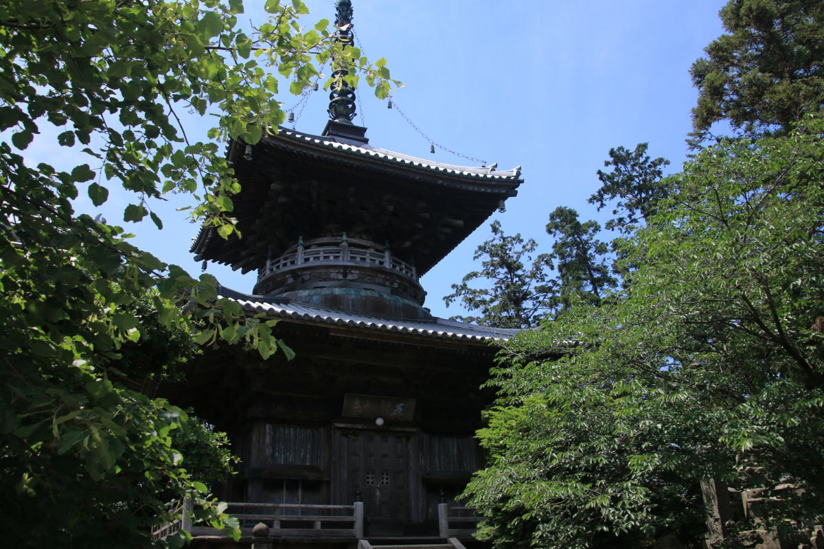 霊山寺の多宝塔